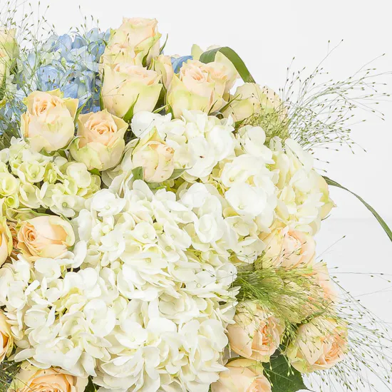 Vanilla Sky Bouquet