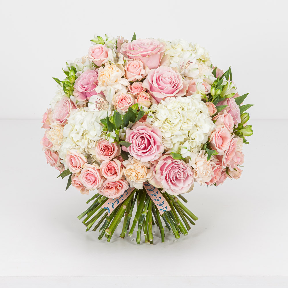 Elegant Queen Flowers Bouquet