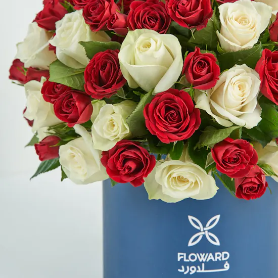 35 White Roses | Round Box
