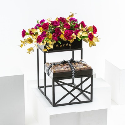 Occasions Stand | Chocolate & Carnation