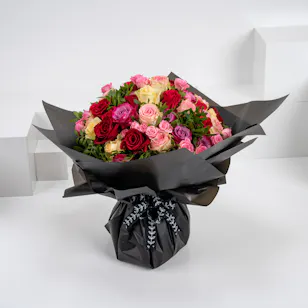 Fabulous Roses | Black Wrap