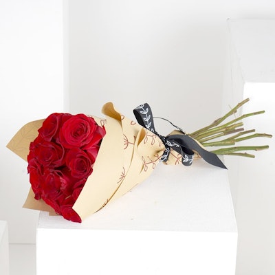 12 Red Roses Hand Bouquet II