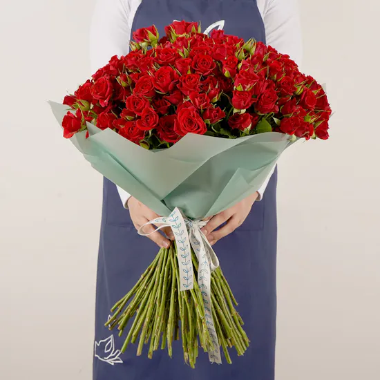 100 Baby Red Roses | Green Wrap