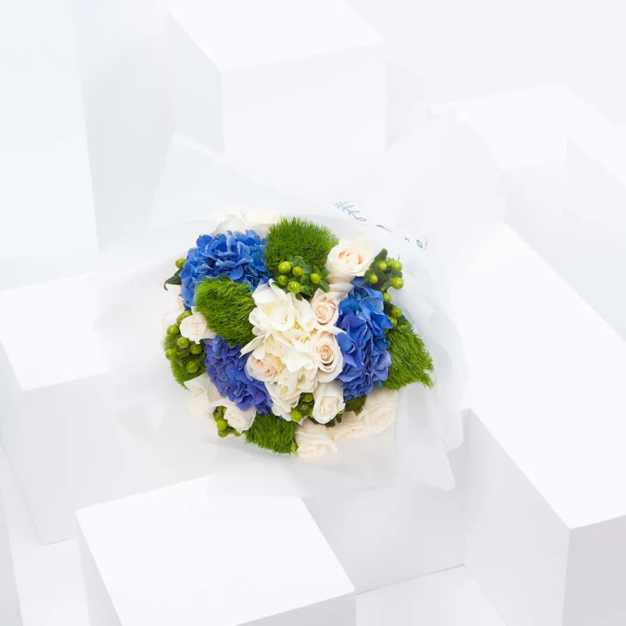 Hydrangea & Roses | White Wrap 1
