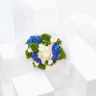 Hydrangea & Roses | White Wrap