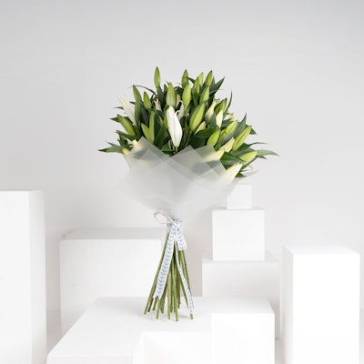 25 White Lilies | White Wrap