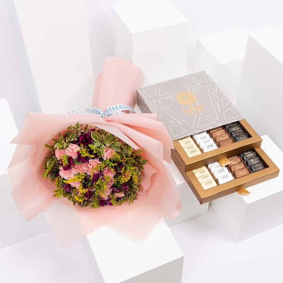 Levo Chocolate Box 80pc & Flowers 4