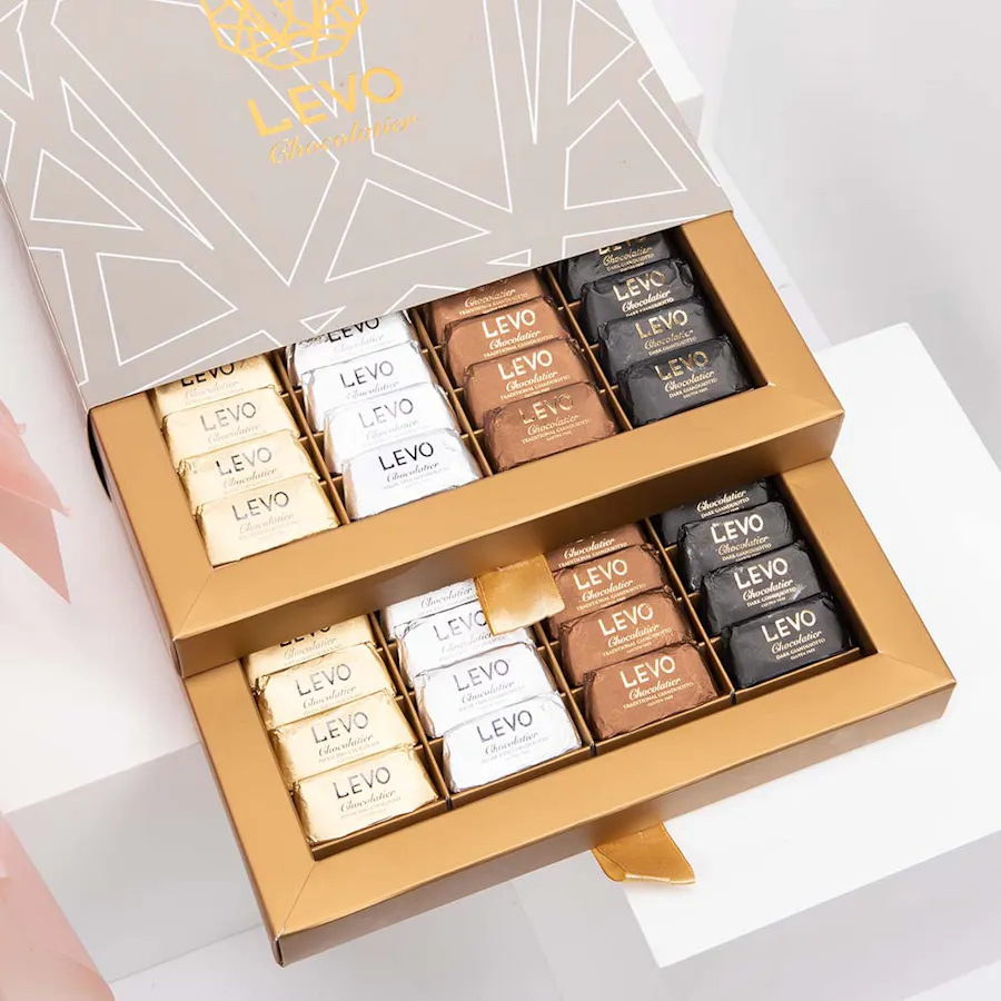 Levo Chocolate Box 80pc & Flowers 5