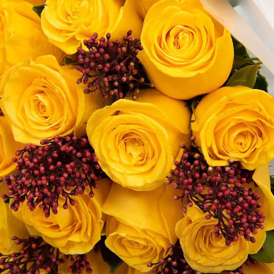 Levo Chocolate Big Box | Yellow Roses 4