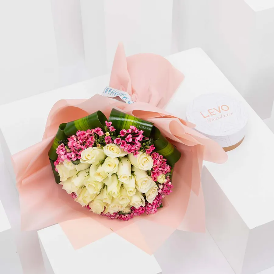 Levo Chocolate with Flowers Bouquet - 28pc 3