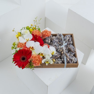 The Chocolate Co Floral Tray 