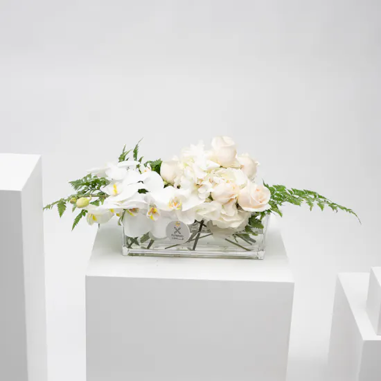 White Elegance | Flowers Vase