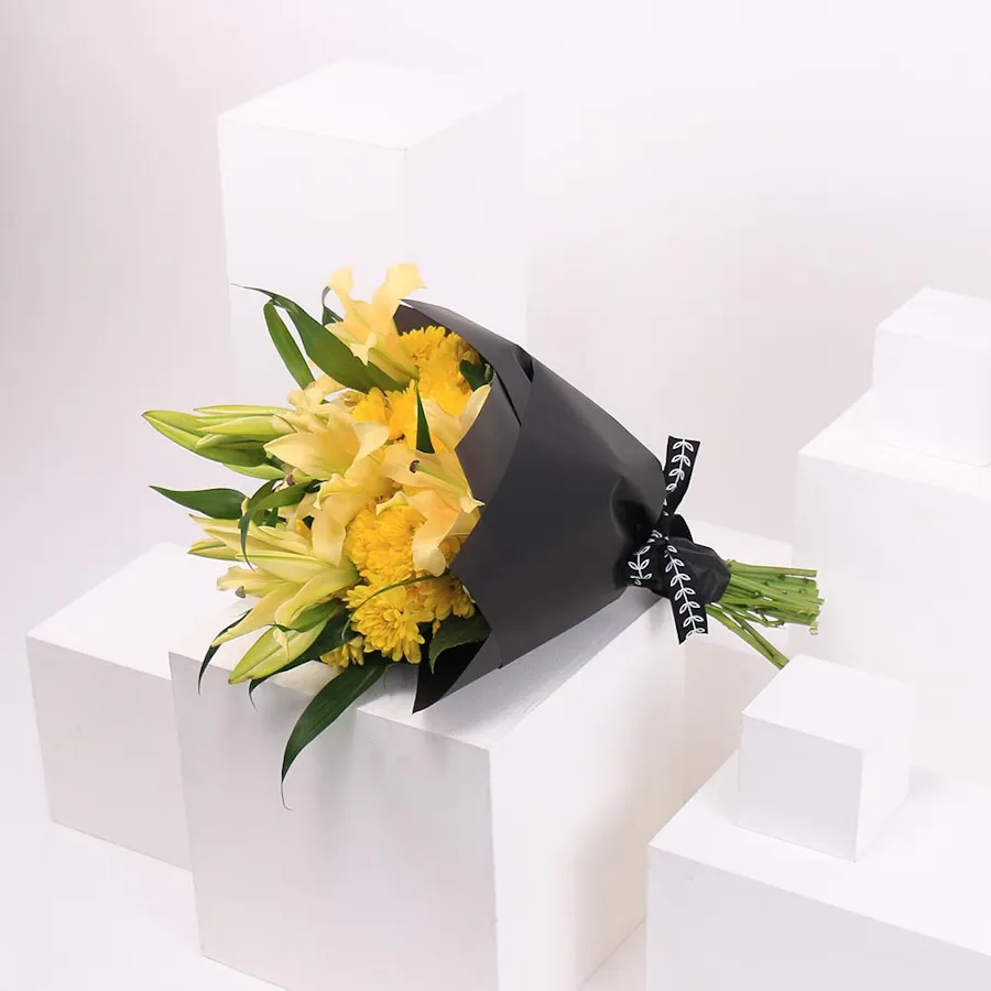 10 Yellow Chrysanths | Hand Bouquet 3