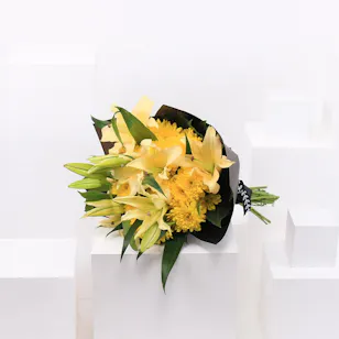 10 Yellow Chrysanths | Hand Bouquet