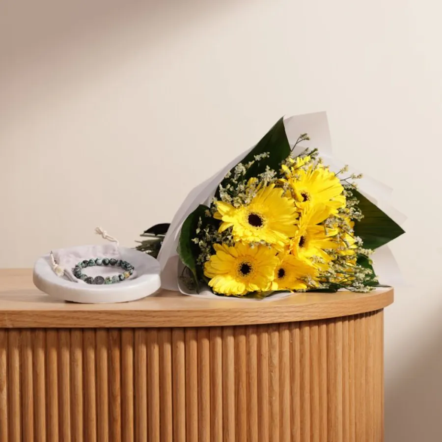 Zayan Cufflinks & Bracelet for Men | Gerbera Bouquet 1