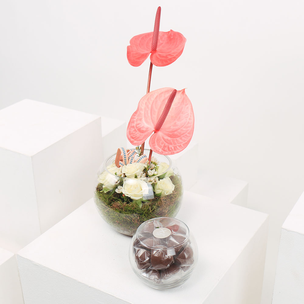 شوكولاتة و جوري | مزهرية زجاج