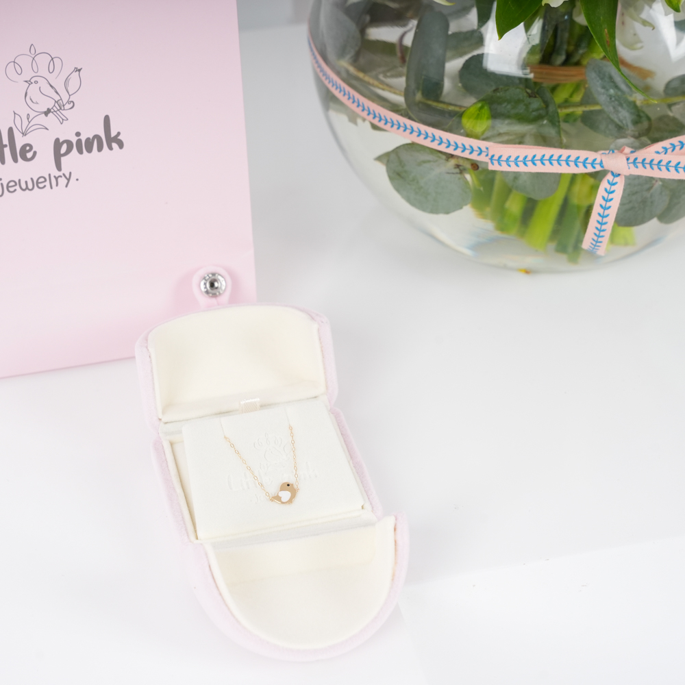 سوار طير الروبن الذهب  للمولودة من ليتل بينك للمجوهرات | الأزهار الجميله