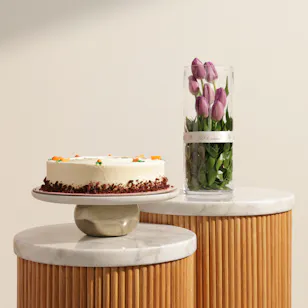 Munch Bakery Carrot Cake | Simplicity and Elegance Flower Vase Munch Bakery Carrot Cake | Simplicity and Elegance Flower Vase