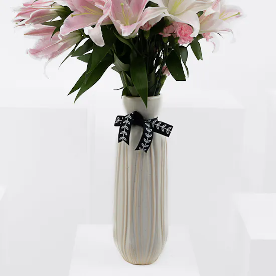 Surprise | Lily & Carnation