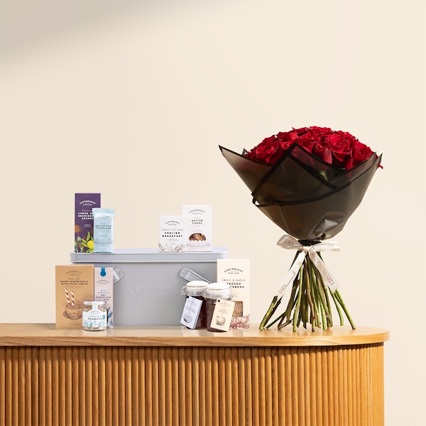 Cartwright & Butler The Pocklington Hamper | Dazzling Red Rose Bouquet