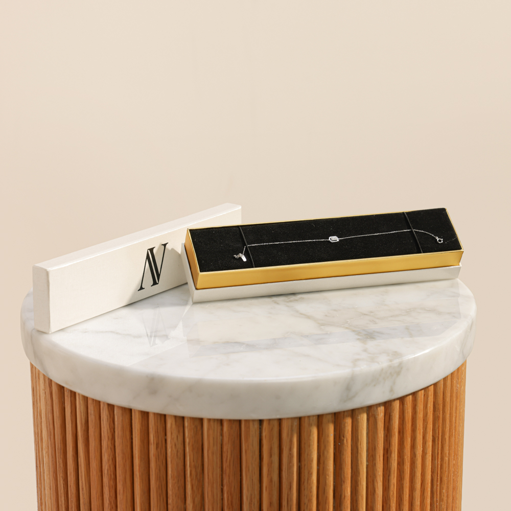 سوارذهب أبيض ناعم من مجوهرات إي في