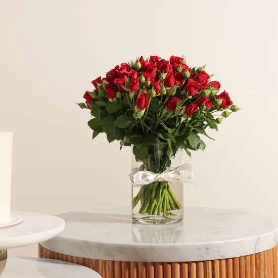 Cle Bakery Love Cake | Red Baby Roses Vase