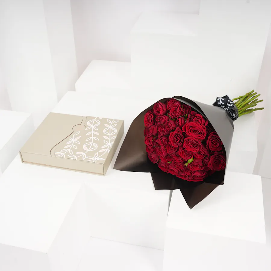 Floward Caramel Chocolate Box | Baby Roses  1