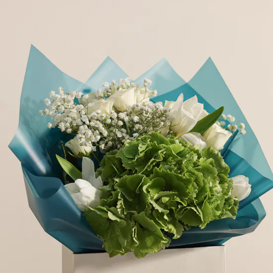 Atelier Rebul Istanbul Candle | Dreamy Flower Bouquet
