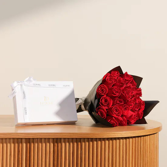 Le Doré Medium Chocolate Gift Box | Charming Flowers Bouquet
