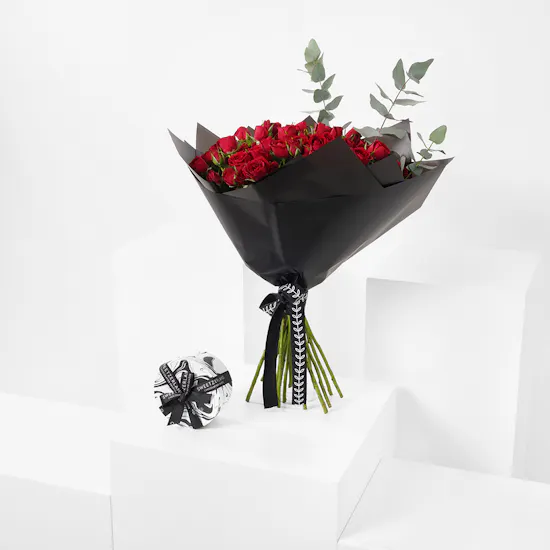 Sweetzerland Love Chocolate Box | Amour Roses