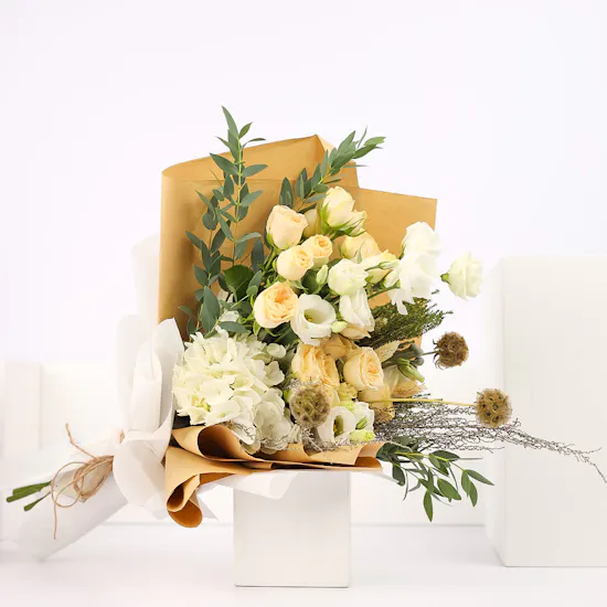 RareFun | White Hydrangea & Eustoma