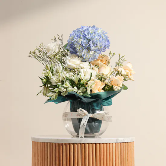 Light Plush Flowers Vase