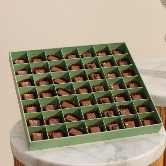 Abucci Chocolates Box | Heartful Flowers Bouquet