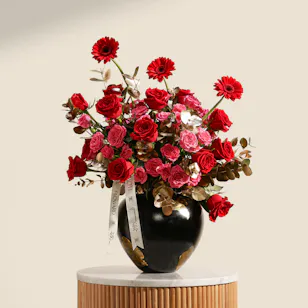 Golden Scarlet Flower Vase