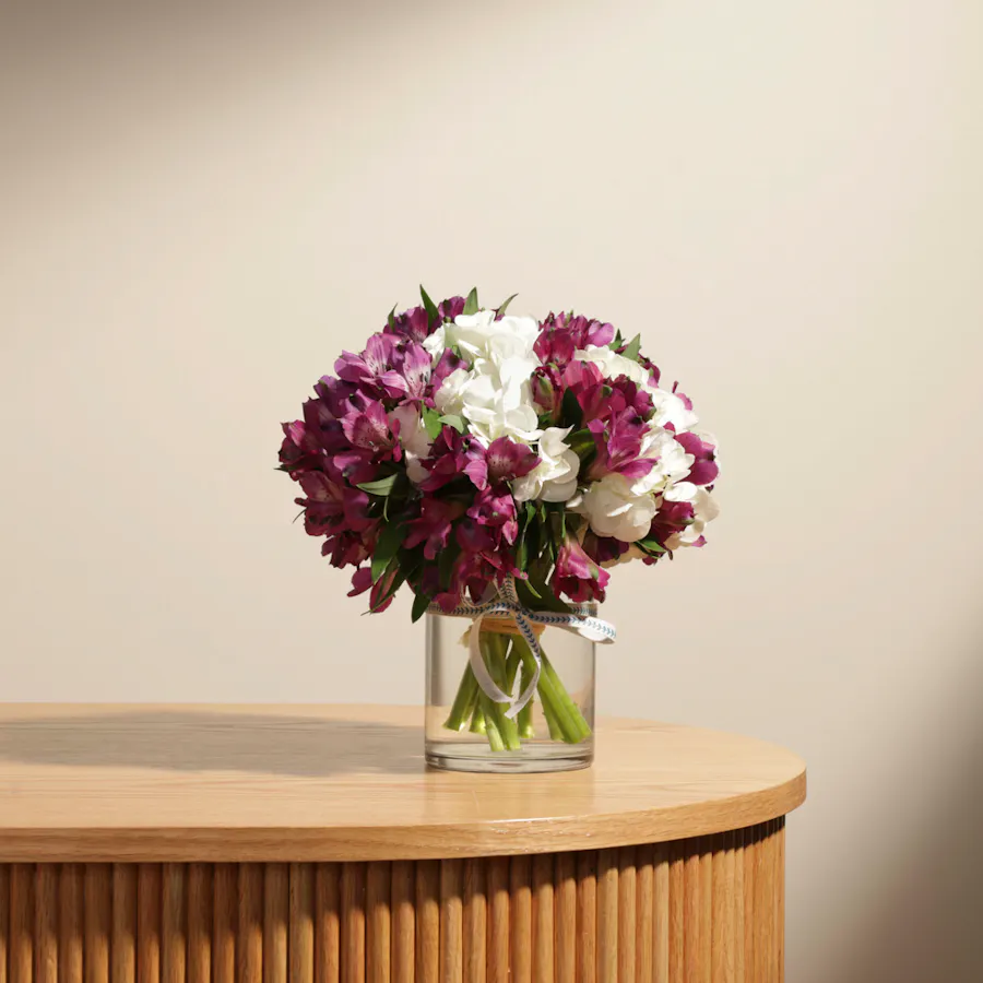 Quiet Beauty | Glass Vase 1