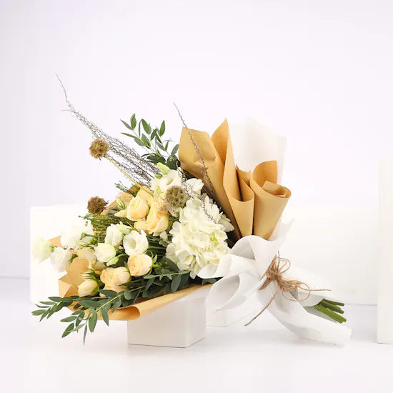 RareFun | White Hydrangea & Eustoma