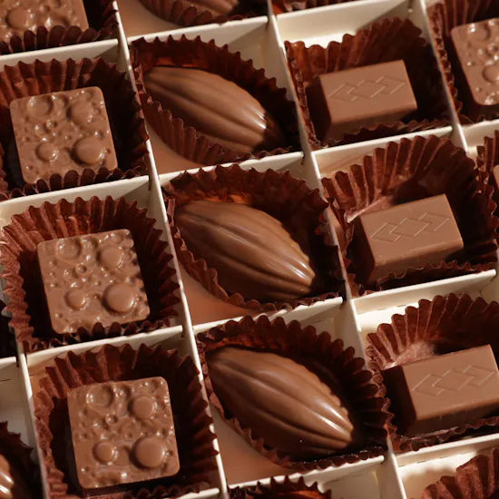Floward Date Medium Chocolate Box