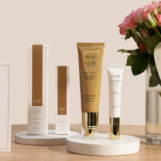 Waldorf Astoria Spa Skin Renewal Facial by Voya Gift Voucher | MSK Skincare Set and Flower Vase