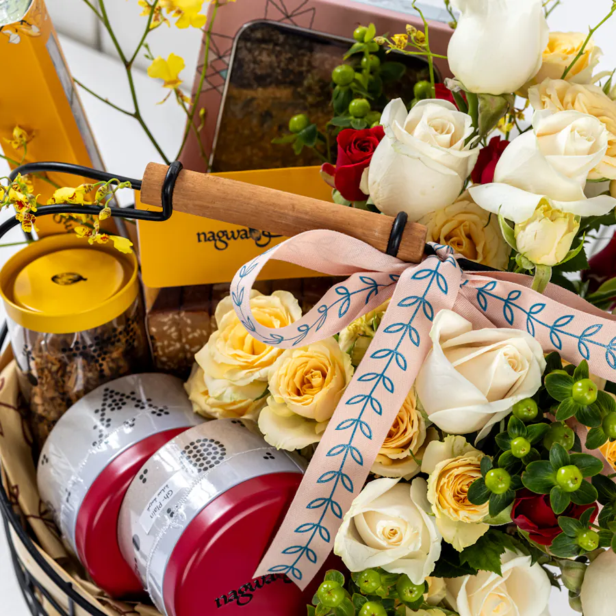 Nagwa Medium Basket | Cheerful Blooms 2