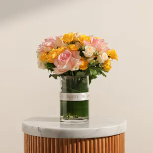 Amour Éclat Flower Vase