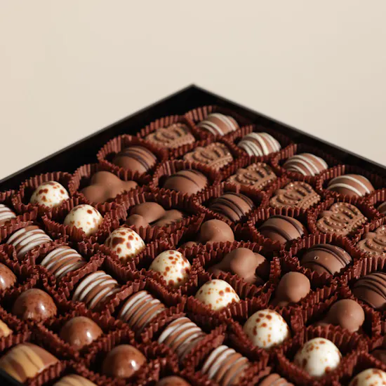 Ghazl Chocolatier Luxury Chocolate Tray with Stand