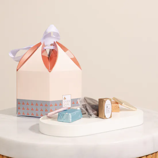 Shan Shal Chocolate Box | White Rose Vase