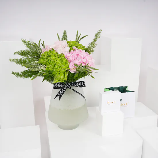 Miss L by L'azurde Gold Hope Necklace | Hydrangea vase