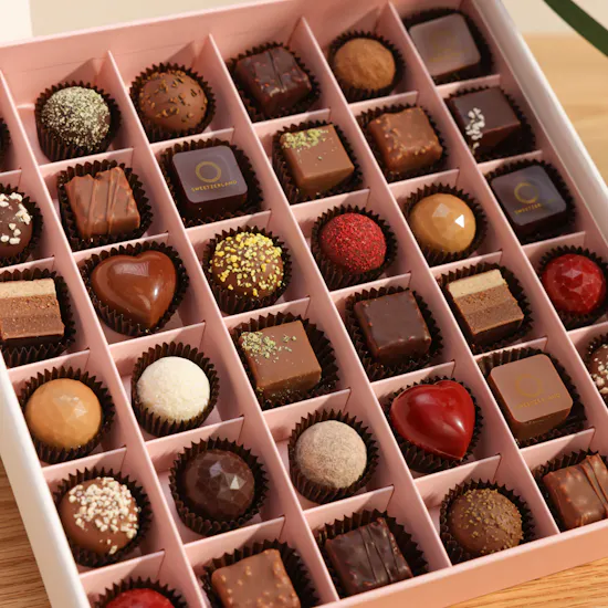 Sweetzerland Luxury Chocolate Box | Stunning Flowers Vase