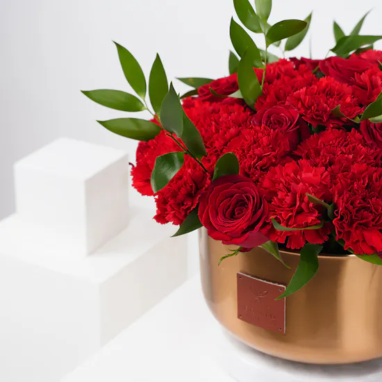 Red Elegance | Golden Vase