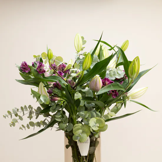 Stunning Flowers Vase