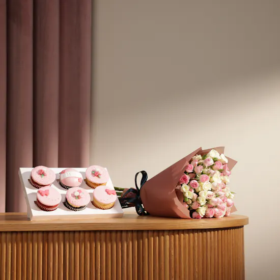 NJD Mama Cupcake Box | Light of My Life Flowers Bouquet