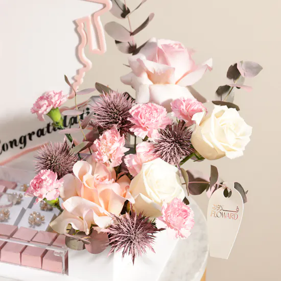 Floward Graduation Chocolate and Flowers Pink Tray