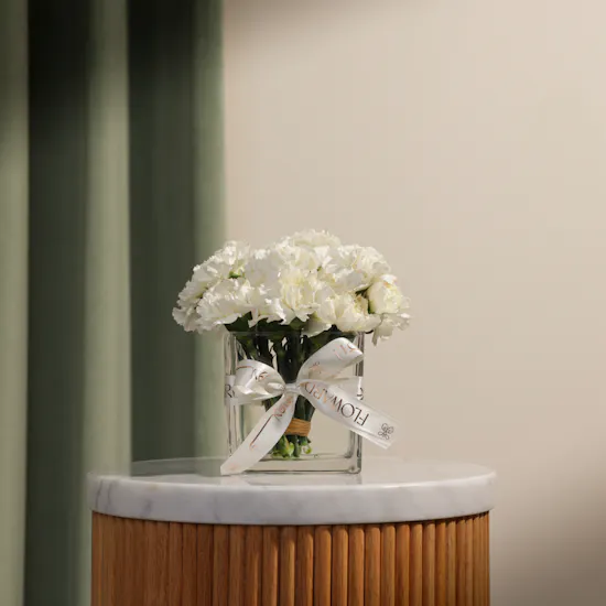 Pure Carnation Flowers Vase
