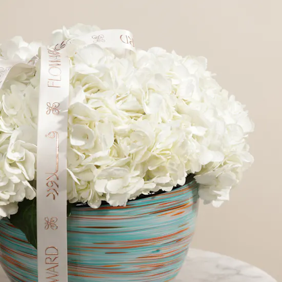 Pearl Poise Flower Vase
